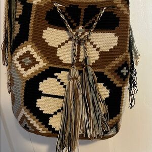 Wayuu Mochila Handwoven Geometric Pattern Shoulder Bag in Black, Cream & Brown